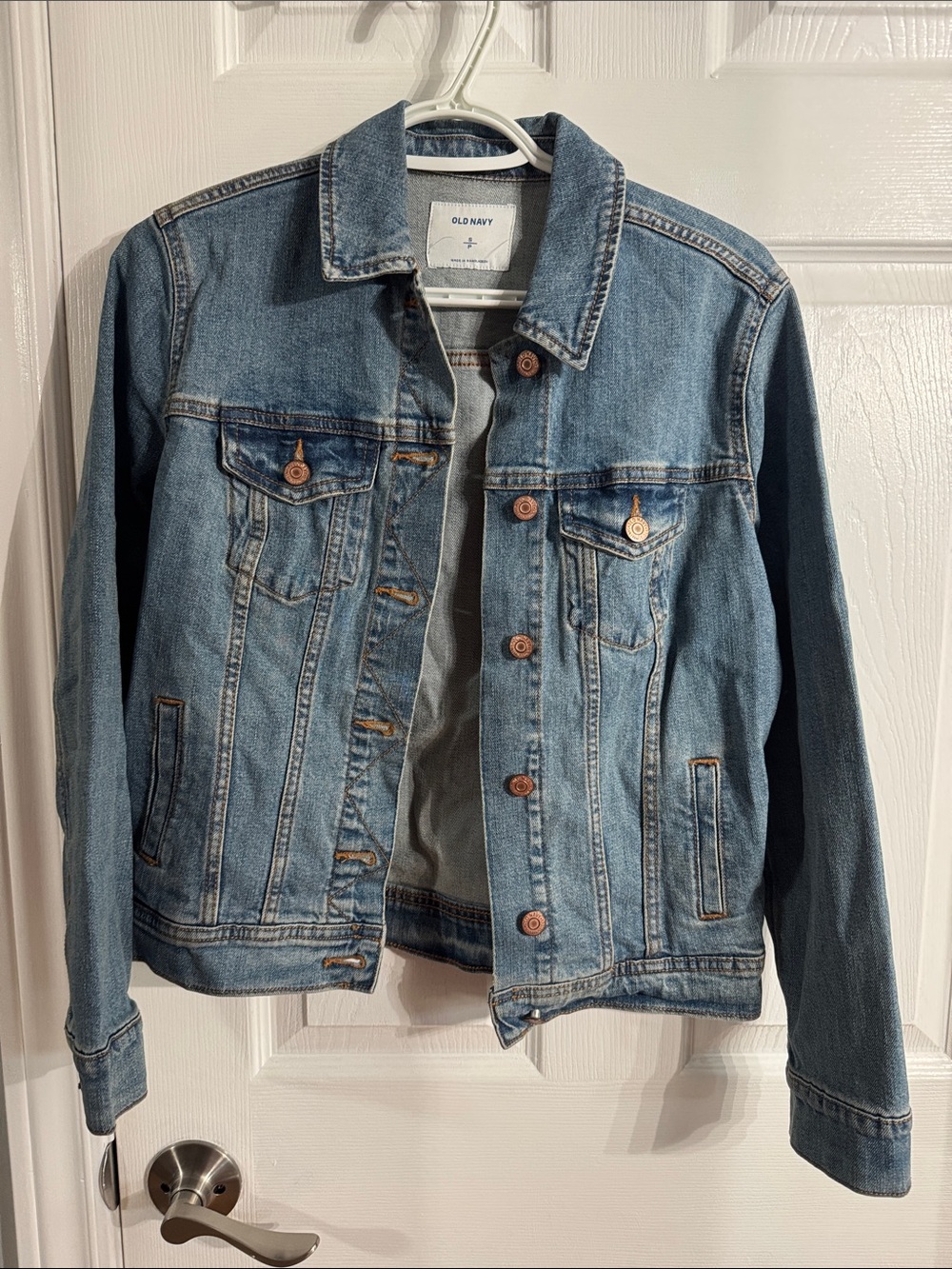 Old Navy Women’s Medium Blue Denim Jacket with Button Front